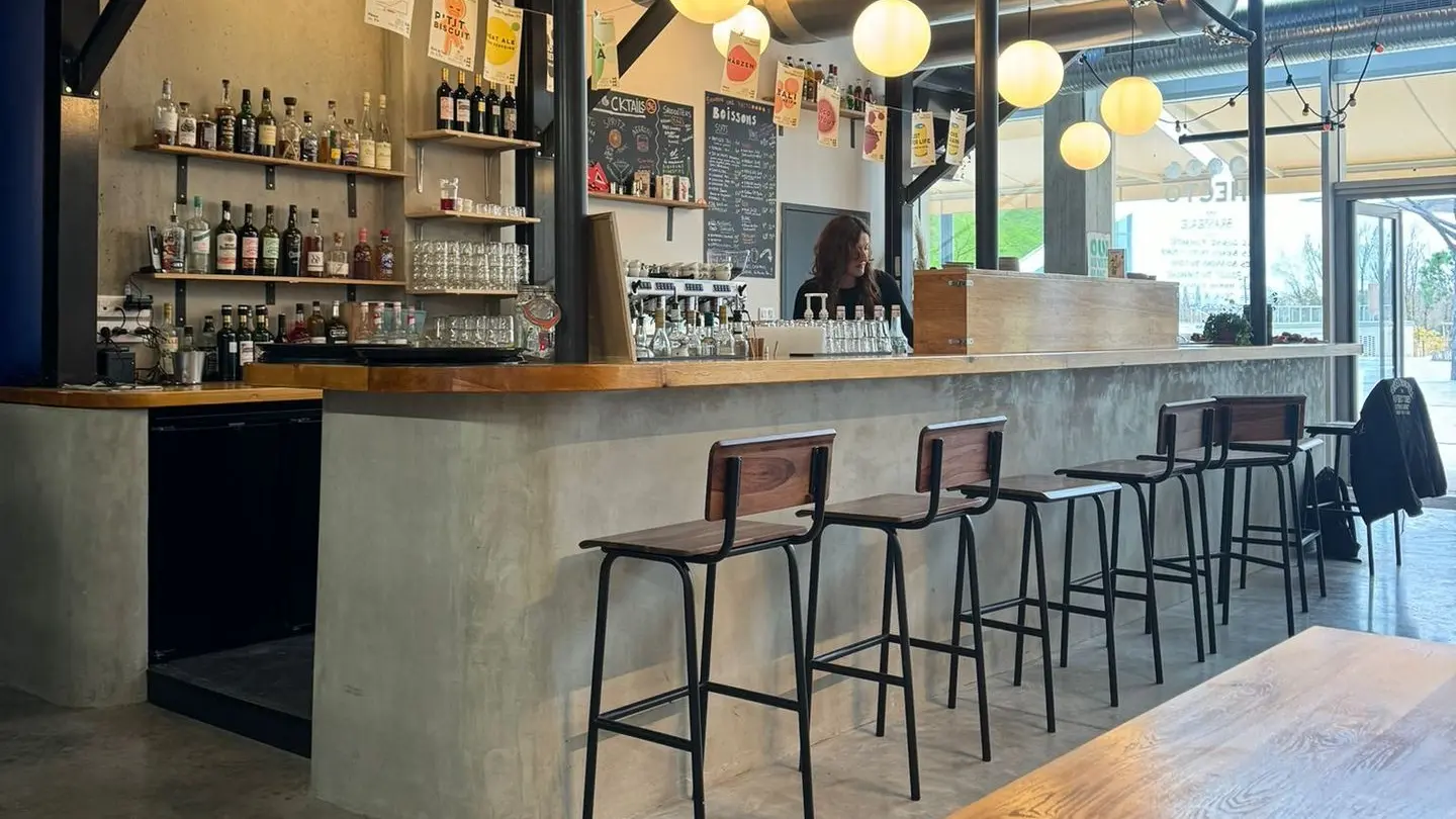 Photo du bar de la microbrasserie La Lune