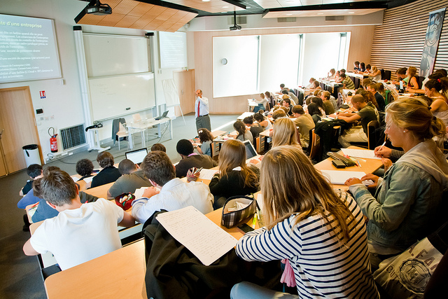 amphi ecole de commerce